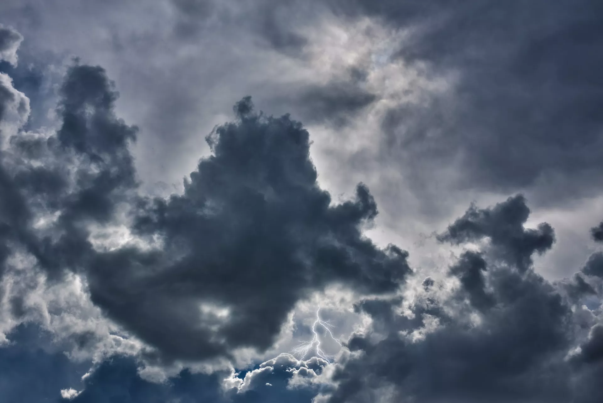 MARTES NUBLADO PERO CON BAJA PROBABILIDAD DE LLUVIAS